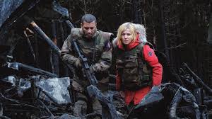 La série suit les destins d'une poignée de survivants confrontés à la perte de leurs proches et de tous leurs repères, à un exode soudain, violent. La Guerre Des Mondes Canal Annonce La Saison 2 Cineseries