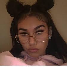 Sasha Baxter's Instagram, Twitter & Facebook