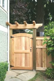 Cedar Gates Arbours Custom Design In Vancouver Premium Fence Company Of Bc Amp Arbours Cedar Company Custom Design Hintergarten Garten Gartenturen