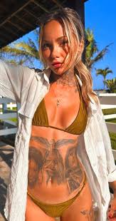 Ana Stanskovsky - Free pics, galleries & more at Babepedia