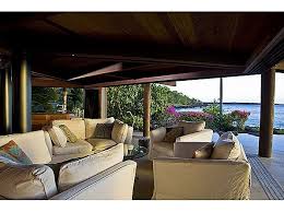 Steven Tyler Picks Up Hawaiian Home For 4 8 Million Hawaiian Homes Hawaii Homes Indoor Outdoor Living Room
