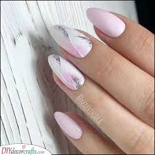 Almond Shaped Nails 40 Beautiful Designs For Almond Nails Medium length almond shape comes with nails, nail filer, cuticle pusher, nail glue, alcohol wipe *there are no refunds or exchanges, thank you :)* (please make sure sizes are correct!)</p>
