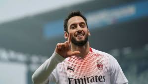 Bundesliga'ya yükselirken, çalhanoğlu da yılın en iyi 3. Milan In Yildizi Hakan Calhanoglu Performansiyla Goz Kamastiriyor Fotomac