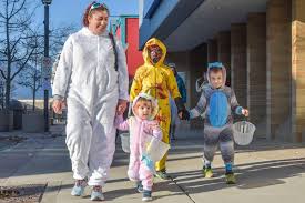 In photos: Trick-or-treaters descend