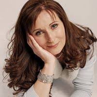 Diane Halliwell's Instagram, Twitter & Facebook