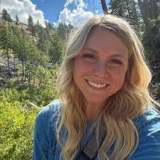 Kendra Kearns's Instagram, Twitter & Facebook