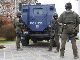 Finden sie bei uns 1.200 produkte und alle bekannten marken für militärische zusatzausrüstung. Erfolg Gegen Drogenhandel Im Darknet Drei Festnahmen Bei Cobra Einsatz In No Osterreich Vienna At
