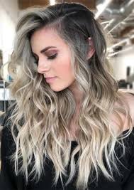 Cool 50 Elegant Women Style With Long Wavy Hair Https 101outfit Com Index Php 2019 01 06 50 Elegant Women S Haircuts For Wavy Hair Hair Styles Long Wavy Hair