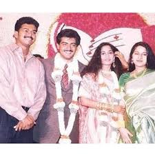 An @actorvijay fans club updating with latest news, info and pics. M5g7bdyssnyxbm