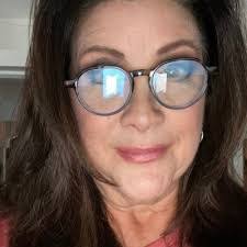 Dawn Scribner's Instagram, Twitter & Facebook