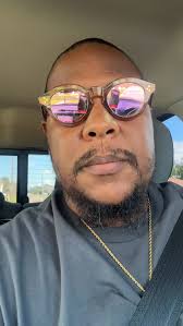 This is Constable Major Bruce Thomas. This officer just Threaten to have  people take down my political signs (2 of them that I know personally and  someone named Lamont that he offered