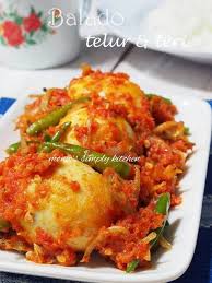 Oiya, karena kebetulan di kulkas lagi ada baso ikan, sekalian aja ditambahin. Balado Telur Teri Monic S Simply Kitchen Resep Masakan Masakan Indonesia Masakan Simpel