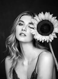 Black And White Photos Of Famous People S Faces Jourdan Miller Page 304 With Images Model Life Portrait Photography Woman Face