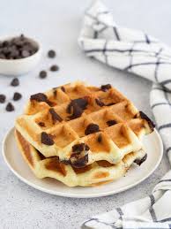 Gaufres Briochees Express Aux Pepites De Chocolat Mes Envies Et Moi Gaufres Idee Recette Dessert Brioche Express