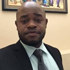 Ban m kontinye pou ou) men gen lòt peyi kote ansyen prezidan se mache  joure, radote, tchanse, depale. #Ayiti granmoun, li fè sa l vle. Chak chen  niche afè yo jan yo