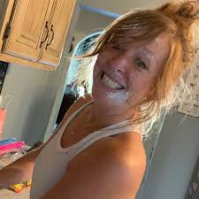 Elly Davis (@elly_davis04) • Instagram photos and videos