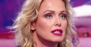 Reponsabile dei casting e delle trasmissioni condotte dal marito, sonia bruganelli punta tutto sulla bellezza delle ladies della trasmissione per interagire con i suoi osservatori e annunciare il ritorno in televisione. Sonia Bruganelli Un Video Scatena La Polemica Caffeina Magazine