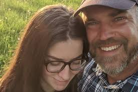 Fundraiser by Michael Beriault : Help Lindsay with School