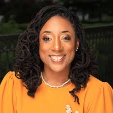 Nashville Students & Alumni: Register now for our next social! 📅 April 1 ⏰  6-8pm📍Yee Haw Brewing & Ole Smoky Distillery Register here:  tiny.utk.edu/nashvillesocial #tennalum #utkcsw #GoVols