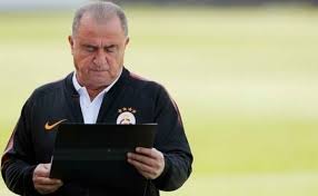 Footballfansstuff'ın iddiasına göre, barcelona'da teknik direktör olarak düşünülen isimlerden birinin fatih terim olduğu ileri sürüldü. Fatih Terim Den Real Madrid Ve Barcelona Modeli Gs Haberleri