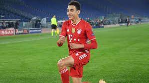 Jamal musiala (born 26 february 2003) is a british footballer who plays as a central attacking midfielder for german club fc bayern münchen. Offiziell Bayern Talent Jamal Musiala Entscheidet Sich Fur Dfb Team Kicker