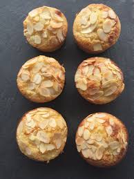 Muffins Poires Amandes Comme Un Financier Rachel Cuisine Muffin Poire Gateau Poire Amande Poire Amande