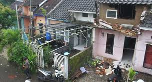 Getaran gempa tersebut dirasakan di 31 kabupaten dan kota di jawa timur. Bpbd 90 Rumah Di Kabupaten Malang Rusak Akibat Gempa Blitar Tekno Tempo Co