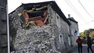 Il remue et soulève le monde comme en un tremblement de terre. En Images Les Degats Du Tremblement De Terre De Magnitude 5 4 Au Teil En Ardeche