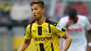 Moritz leitner is a german professional footballer who most recently played as a midfielder for championship club. Tschuss Borussia Dortmund Moritz Leitner Wechselt Zu Lazio Rom Eurosport