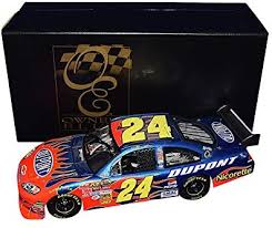 Jeff gordon now works as a fox nascar announcer, but most people know him as the driver of jeff gordon is one of the most esteemed nascar drivers and he's cemented his place in pop many in the us who know little to nothing about race car driving still know the name jeff gordon. Autographed 2007 Jeff Gordon 24 Dupont Flames Racing Cot Car Hendrick Motorsports Owners Elite Version Signed Collectible 1 24 Scale Nascar Diecast Car With Coa 1253 Of Only 2 007 Produced At Amazon S Sports Collectibles Store
