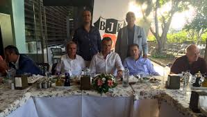 Beşiktaş yöneticisi şafak mahmutyazıcıoğlu, gazeteci atilla türker ile aralarında geçen dava polemiğiyle ilgili bugün basın. Besiktas Jimnastik Kulubu
