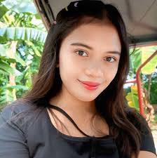 Paano kung bumalik ang taong labis mong minahal noon? Kaya mo bang bitawan  ang taong bumuo at nagpapasaya sayo ngayon 🙄 -Mai