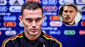 Vermaelen au vissel kobe (off.) samedi, le club japonais vissel kobe a confirmé la venue du défenseur. Vermaelen Wird Podolski Kollege Nachster Superstar Wechselt Zu Vissel Kobe Sportbuzzer De