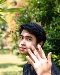 10 Pesona Imran Ismail yang Berhasil Tangkap Buket Bunga Rizky Billar dan  Lesti Kejora