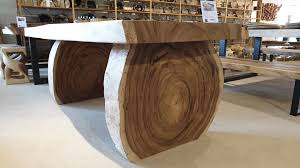 Xyleia Wooden Legs Underneath A Tree Slab Table Houten Poten Onder Een Boomstamtafel Tree Slab Table Slab Table