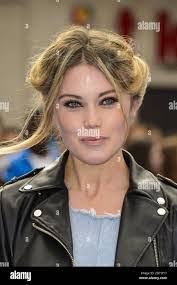 Kara Marshall's Instagram, Twitter & Facebook