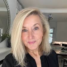 Alison Barry's Instagram, Twitter & Facebook