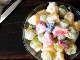 Postre Tipo Coctel De Frutas Con Crema Y Leche Condensada
