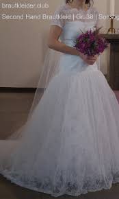 Hier findest du alle liebevoll getragene brautkleider, die nun auf eine zukünftige braut warten, die sie beglücken dürfen. Second Hand Brautkleid Gr 38 Sonstiges Marke La Sposa St Brautkleider Club Flower Girl Dresses Wedding Dresses Girls Dresses