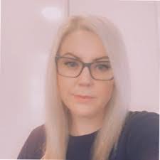 Kellie Crocker's Instagram, Twitter & Facebook