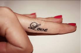 Hình xăm chữ love ở cổ tay, hình xăm chữ cổ tay đẹp, hình xăm nốt để thể hiện cá tính cũng như muốn tự tô điểm cho mình, mỗi người lại chọn cho mình một hình xăm nhỏ, hình xăm tay là một trong những trào lưu được ưa. Micabezaysusandeces XÄƒm Chá»¯ Love á»Ÿ Canh Tay VaÂº Hinh XaÆ'm Cha Cai Tren Tay A Ae N GiaÂº N How To Make Tattoo At Home With Pen Youtube Khong Chá»‰ La Má»™t Pháº§n