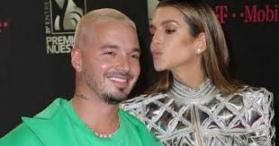 Una fuente cercana a la familia le la modelo valentina ferrer apareció en un video con una sudadera holgada en la que se aprecia su. J Balvin Y Valentina Ferrer Podrian Estar Esperando Su Primer Hijo Juntos