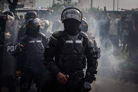 Artículos, videos, fotos y el más completo análisis de noticias de colombia y el mundo sobre esmad| larepublica.co. Video De Policia Defendiendo Al Esmad Antes Del 21 De Noviembre