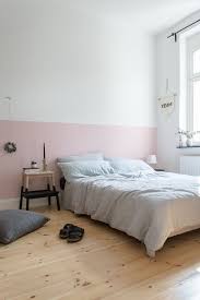 Eine Rosa Wand Fur Das Schlafzimmer Neue Bettwasche Aus Leinen Schlafzimmer Wand Rosa Wande Zimmer
