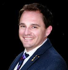 Andrew Gingerich's Instagram, Twitter & Facebook