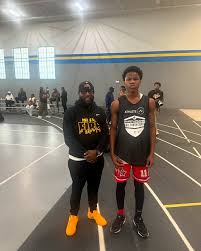 MacIrvinFire Represent at Pangos.. Top 30 2028 BigTicket Amari Williams and  Darrius Hawkins… Top 60 @cbg_.kj Alvin Robinson lll and 8th graders  @ron_basketball_10 and @dkwiththeshifts 💪🏽#MacIrvinFire #NikeEybl  #Showtime