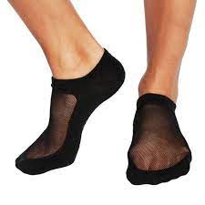Stay Light On Your Feet At Your Next Barre Or Ballet Class With The Calia By Carrie Underwood Me Calia By Carrie No Show Socks Carrie Underwood Workout Clothes