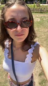 Cara Mackenzie's Instagram, Twitter & Facebook