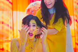 Top Haldi Songs List In 2020 Wedding Photography Poses Bridal Poses Indian Wedding Photography