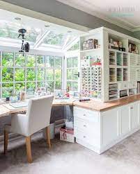 Our fingers are itching for a craft room makeover. 30 Grossartige Bastelraume Designideen Arbeitszimmer Artige Bastelr Bastelraume Designideen Grossart Craft Room Design Craft Room Office Dream Craft Room